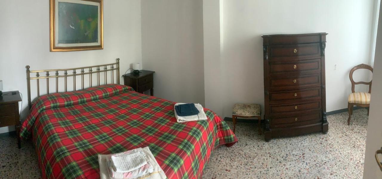 Casa Bianca 4 - confortevole in centro a Moneglia Esterno foto