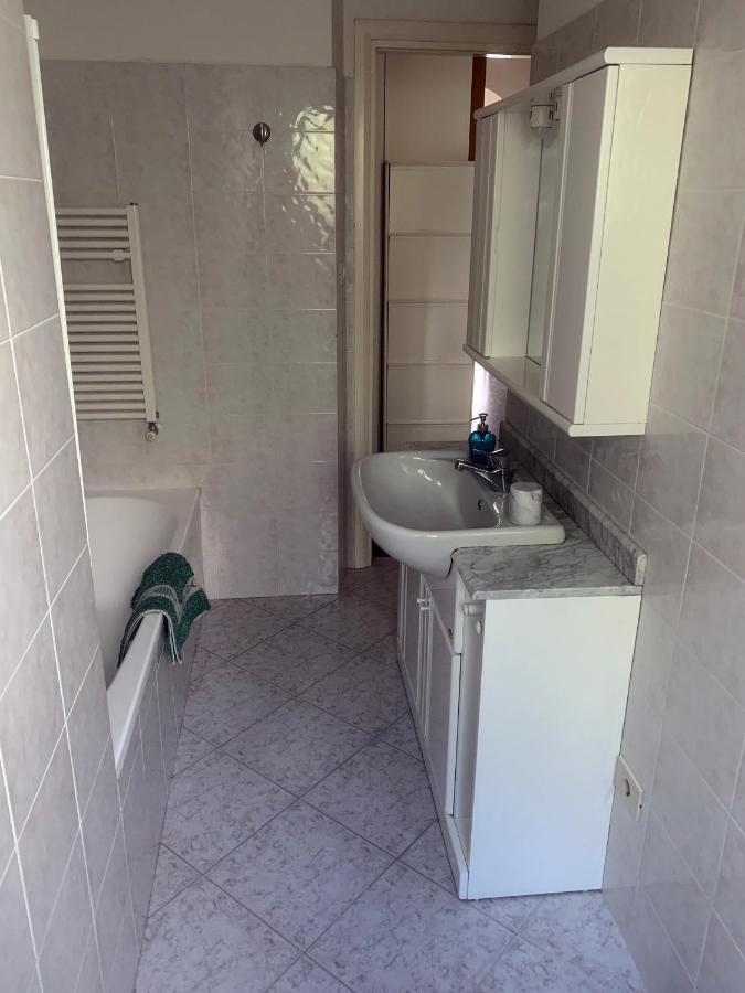 Casa Bianca 4 - confortevole in centro a Moneglia Esterno foto