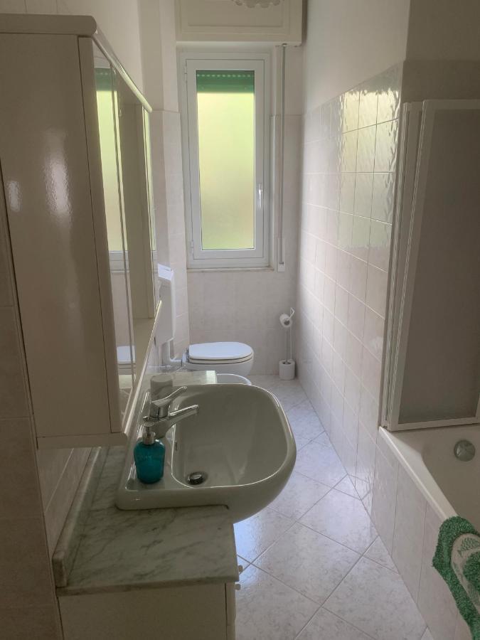 Casa Bianca 4 - confortevole in centro a Moneglia Esterno foto